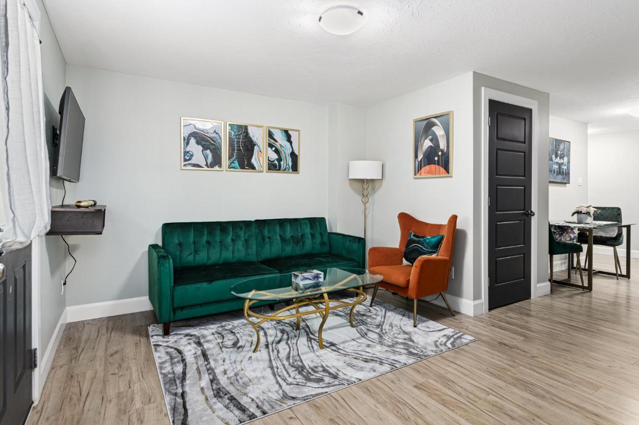 One Bedroom Apartment Moncton North ! Екстер'єр фото